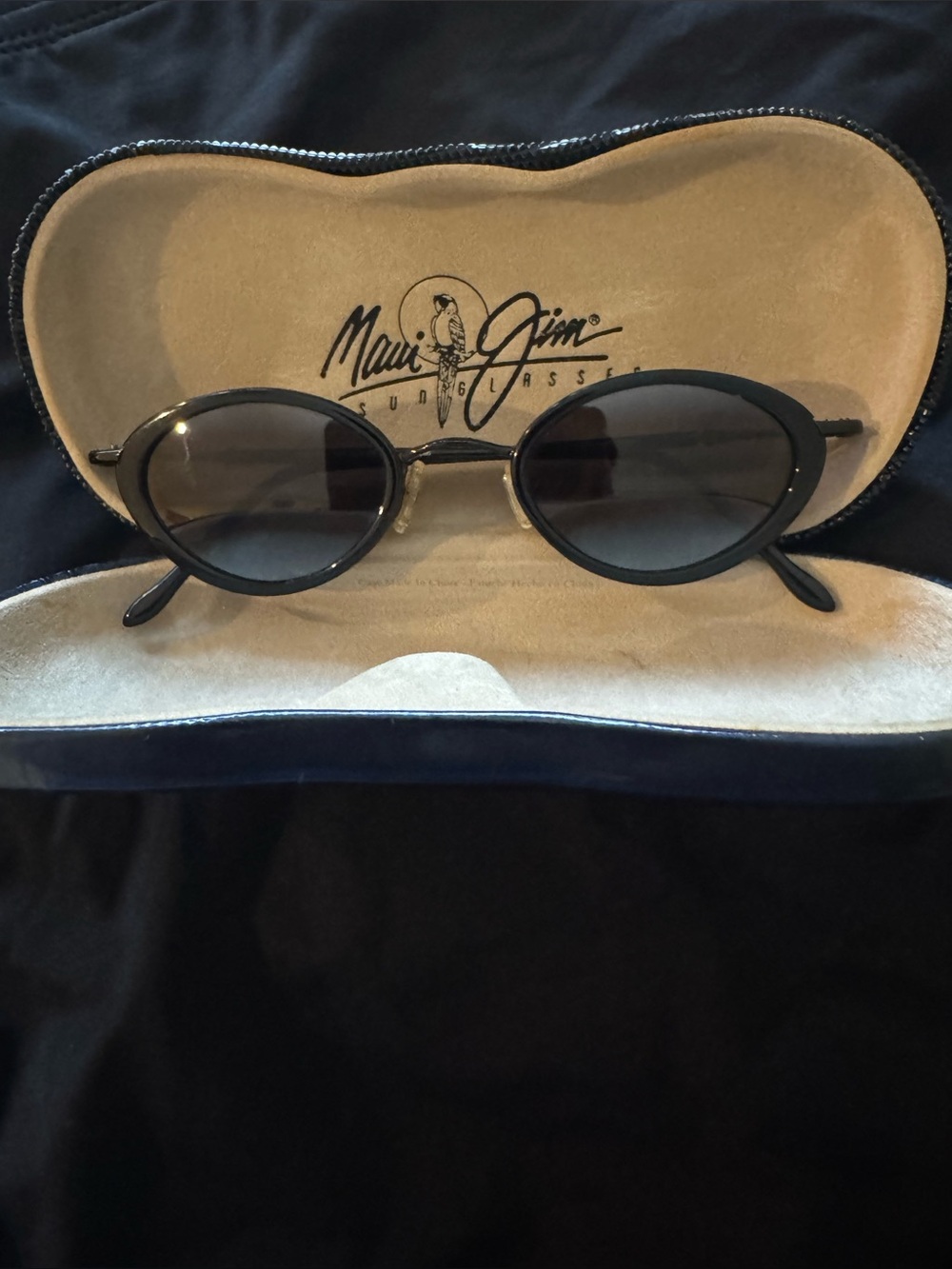 Maui Jim Lanikai MJ-128-02 Black Polarized Sunglasses w/ Original Case